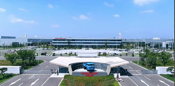 SINOTRUK стал #1 в мире и в России по продажам 
тяжелых грузовиков